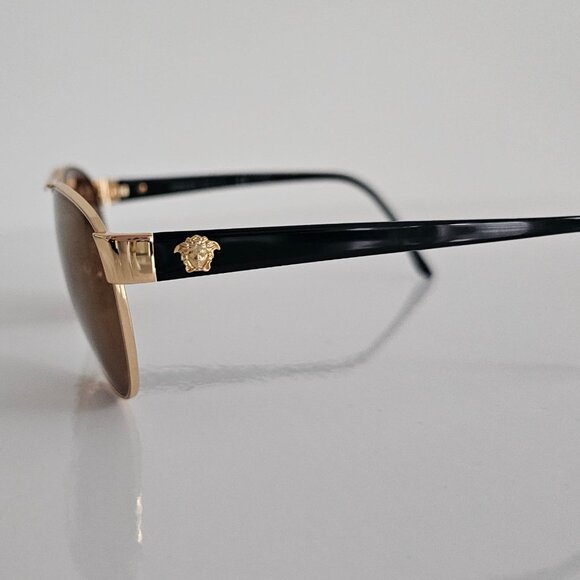 VERSACE SUNGLASSES -AVIATOR STYLE! - Picture 10 of 14